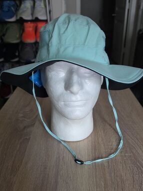 Columbia Light Aqua Boonie Sun Hat with Chin Strap